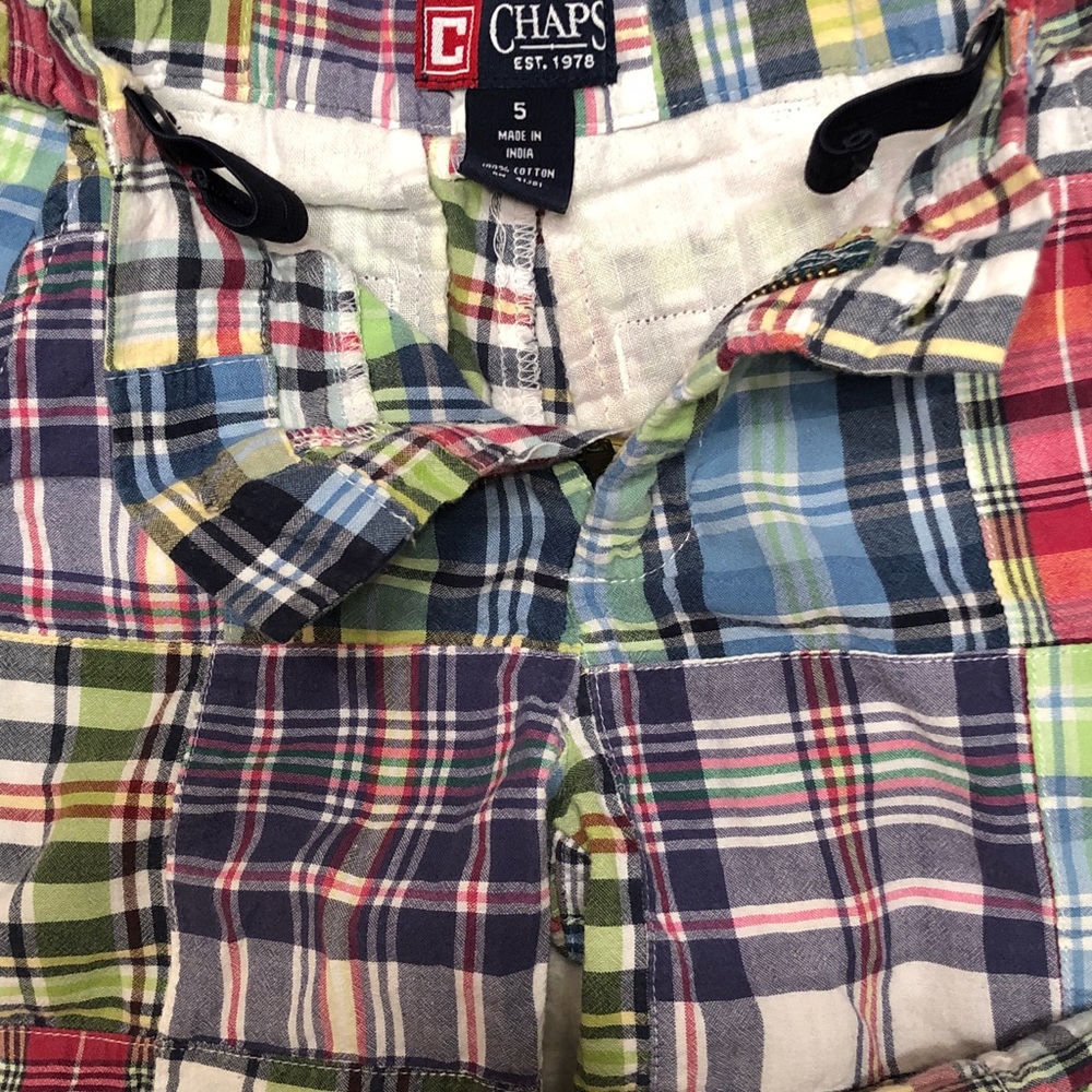 Boys Chaps plaid shorts - Size 5